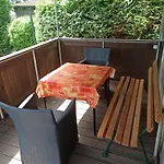 아파트 Mit Ddr-charme - Im Herzen Von Ruegen