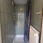 Mit Ddr-charme - Im Herzen Von Ruegen 아파트