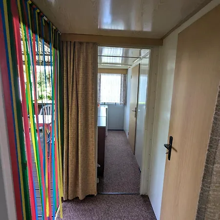 Mit Ddr-charme - Im Herzen Von Ruegen Apartman