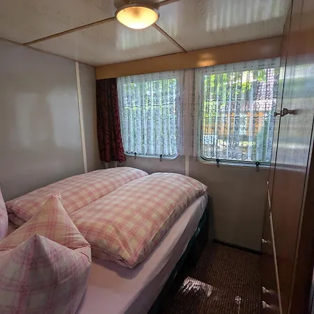 Apartman Mit Ddr-charme - Im Herzen Von Ruegen Samtens